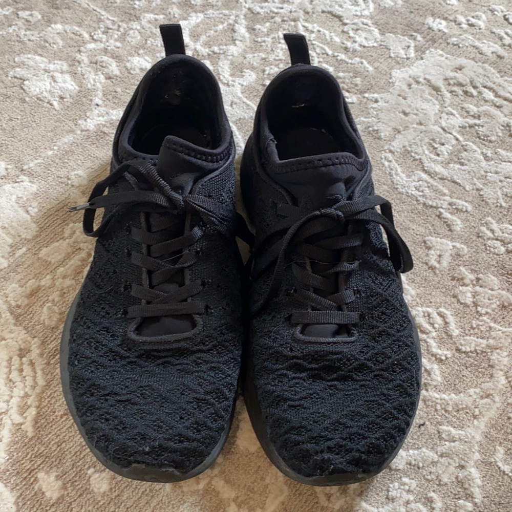 APL Techloom Phantom Black Womens Size 6.5